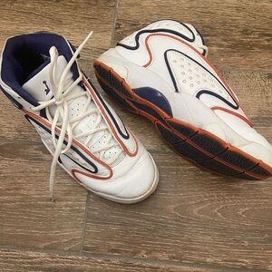 Jordan Athletic Shoes White and Navy